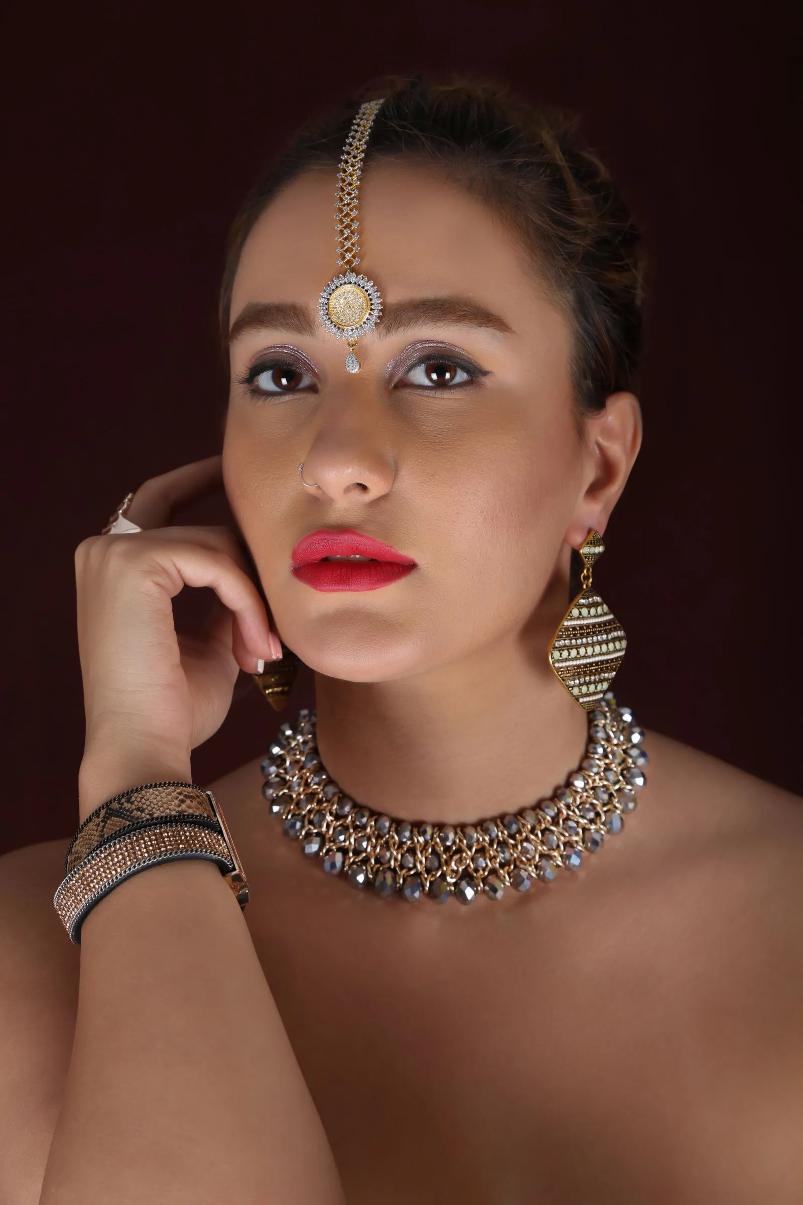 Lakshmi Temple Long Haar — styled